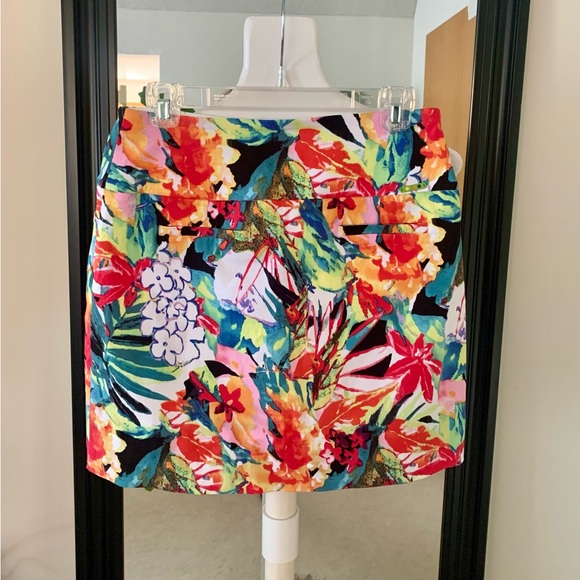 Swing Control Floral Golf Skort - Picture 2 of 4